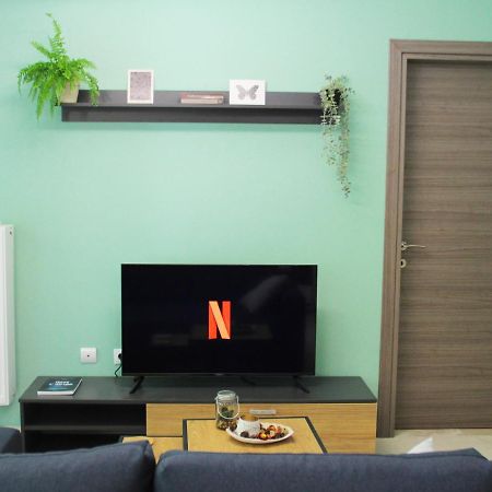 Sky Nomads Apartment Tesalonika Bagian luar foto