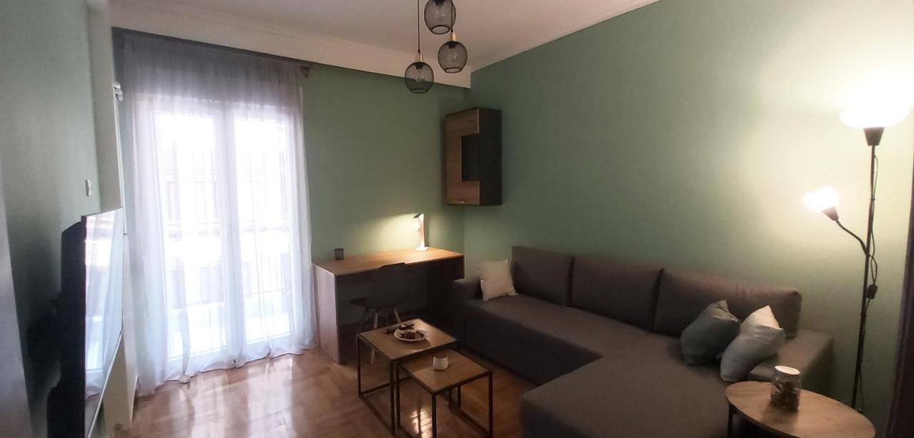Sky Nomads Apartment Tesalonika Bagian luar foto