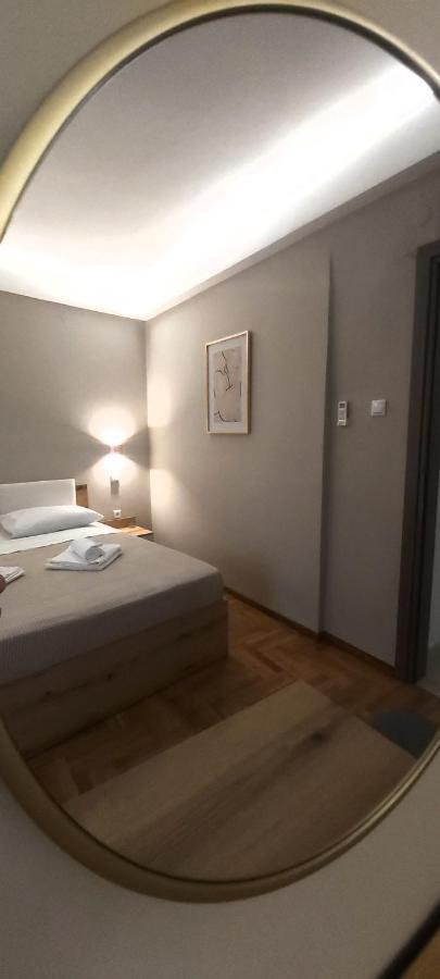 Sky Nomads Apartment Tesalonika Bagian luar foto