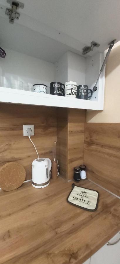 Sky Nomads Apartment Tesalonika Bagian luar foto
