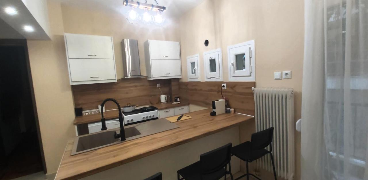 Sky Nomads Apartment Tesalonika Bagian luar foto