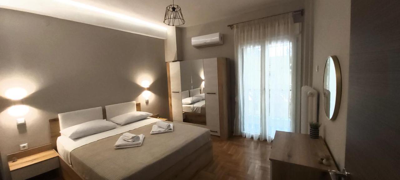 Sky Nomads Apartment Tesalonika Bagian luar foto
