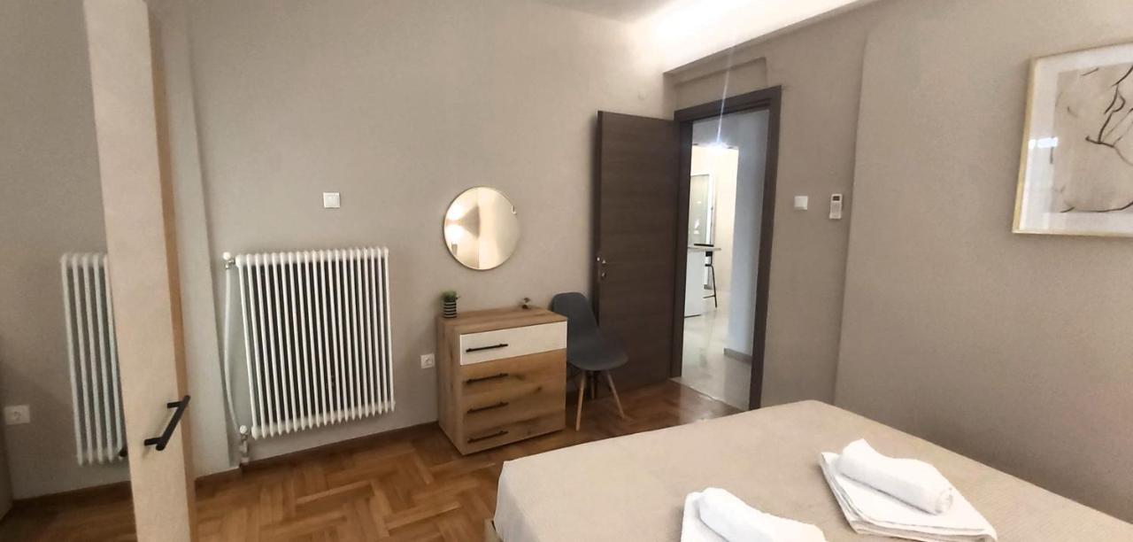 Sky Nomads Apartment Tesalonika Bagian luar foto