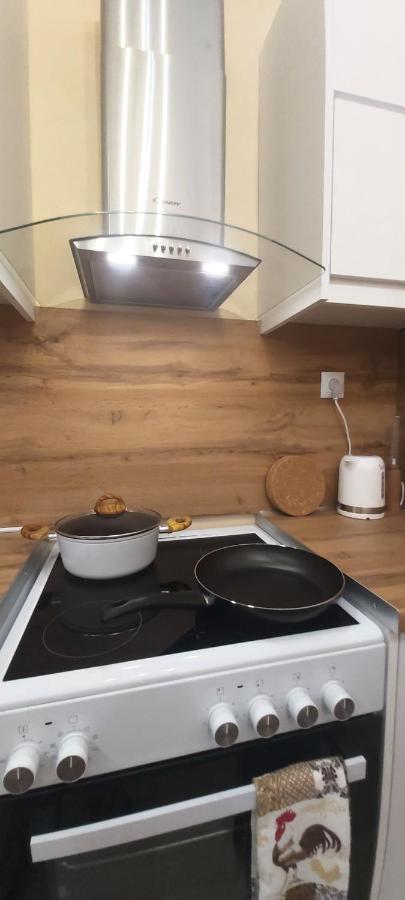 Sky Nomads Apartment Tesalonika Bagian luar foto