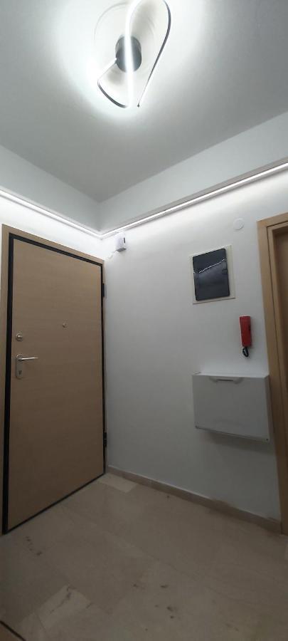 Sky Nomads Apartment Tesalonika Bagian luar foto