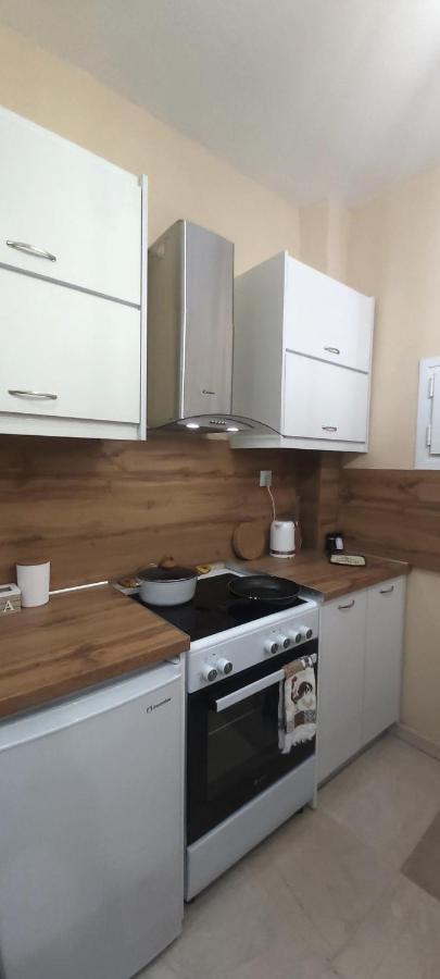 Sky Nomads Apartment Tesalonika Bagian luar foto