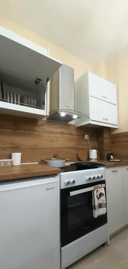 Sky Nomads Apartment Tesalonika Bagian luar foto