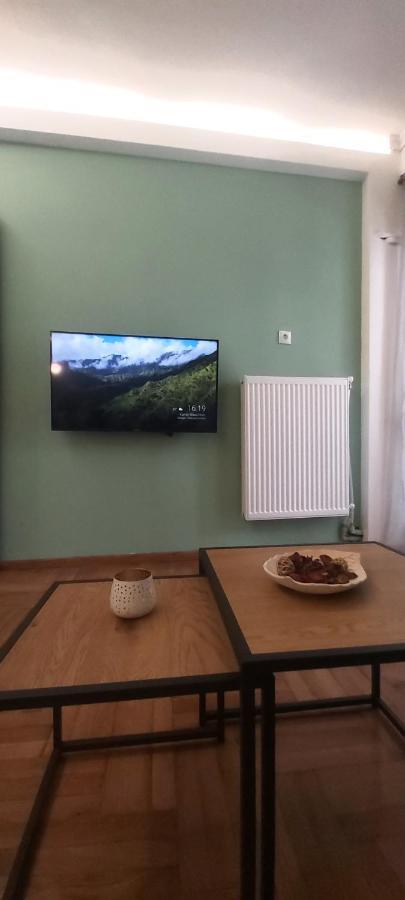Sky Nomads Apartment Tesalonika Bagian luar foto