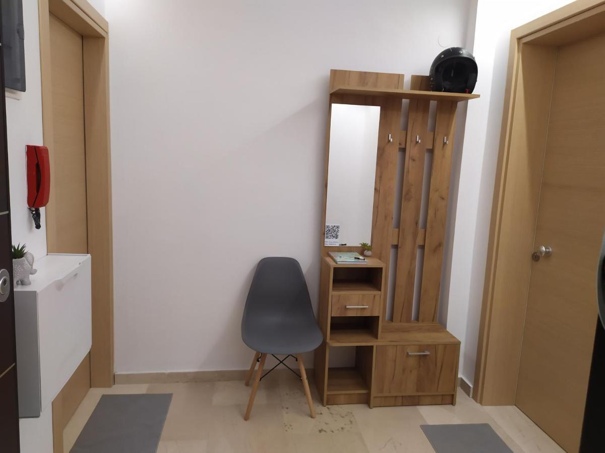 Sky Nomads Apartment Tesalonika Bagian luar foto
