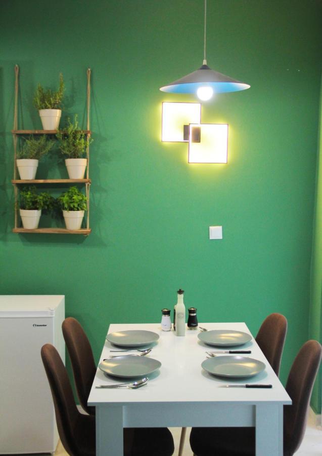 Sky Nomads Apartment Tesalonika Bagian luar foto
