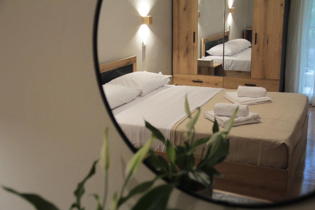 Sky Nomads Apartment Tesalonika Bagian luar foto