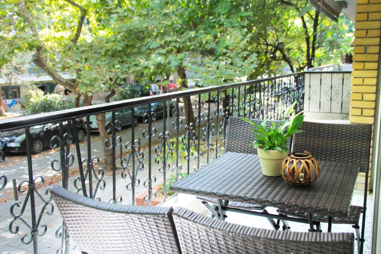 Sky Nomads Apartment Tesalonika Bagian luar foto