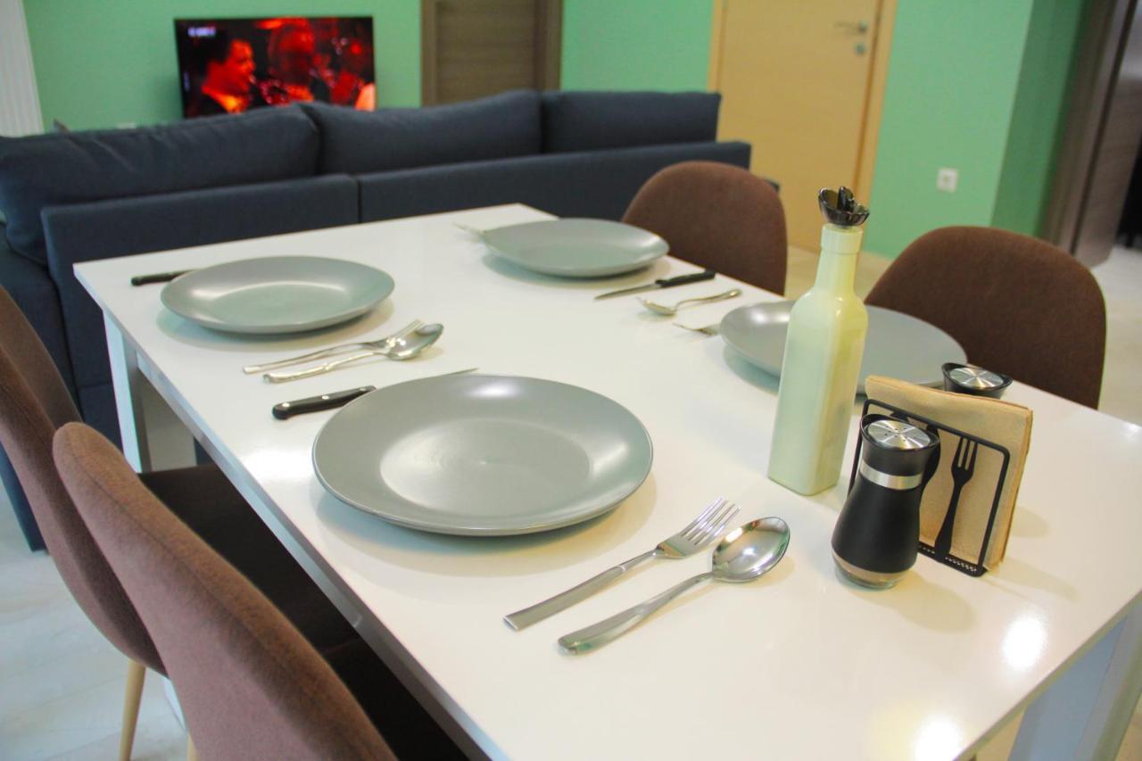 Sky Nomads Apartment Tesalonika Bagian luar foto