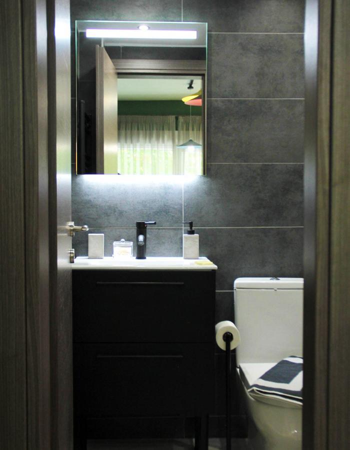 Sky Nomads Apartment Tesalonika Bagian luar foto