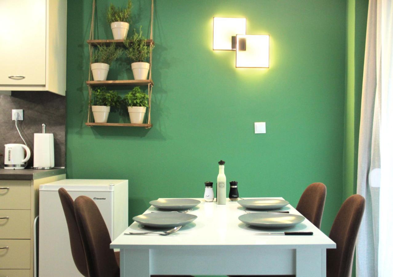 Sky Nomads Apartment Tesalonika Bagian luar foto
